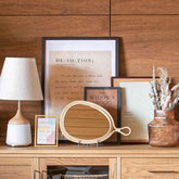 コンパクトで可愛いラタンしずく型ミラー